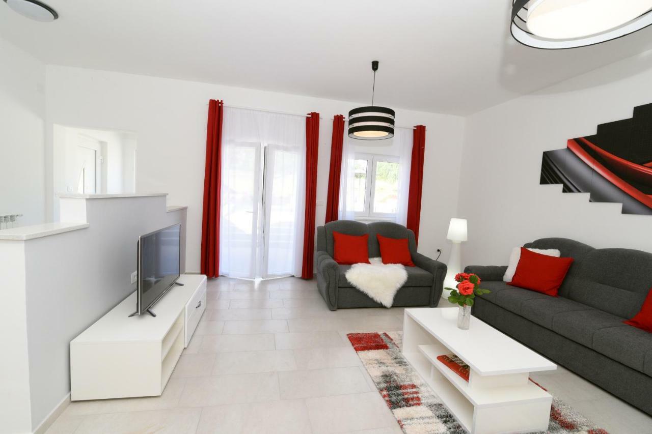 Luna - Beautiful, Modern And Luxurious Pula