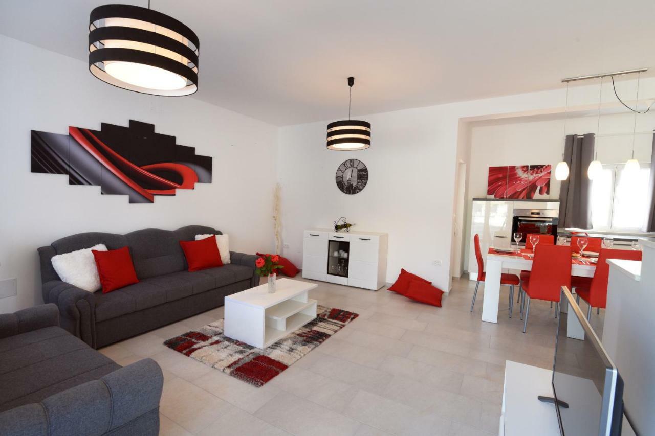 Villa Luna - Beautiful, Modern And Luxurious