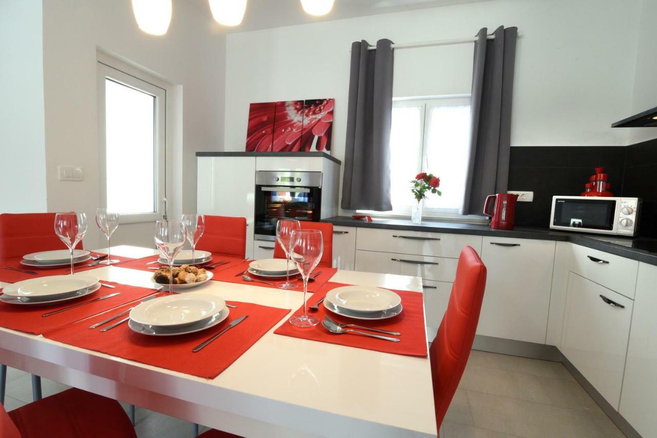 Luna - Beautiful, Modern And Luxurious Villa *